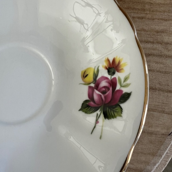 Vintage Windsor Cup & Saucer - Picture 7 of 13